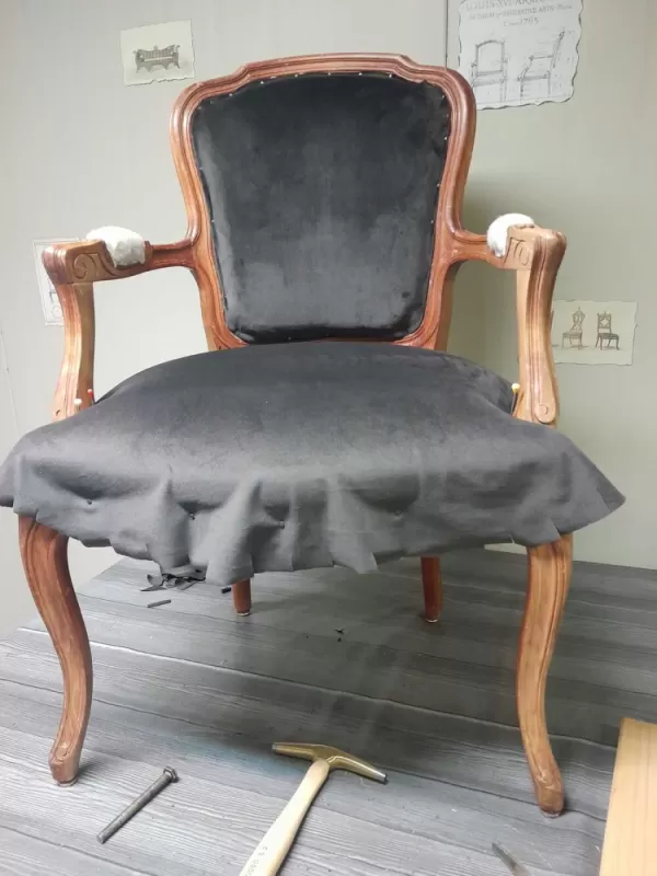 Rénovation de fauteuils, Corte, Les petits fauteuils