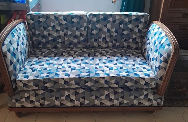 Rénover une banquette de manière traditionnelle , Prunelli-di-Fiumorbo, Les petits fauteuils