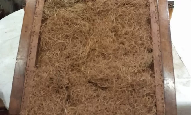 Rénovation d'un voltaire par un artisan tapissier, Corte, Les petits fauteuils