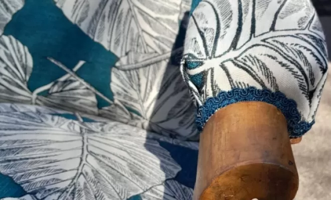Rénovation d'un voltaire par un artisan tapissier, Corte, Les petits fauteuils