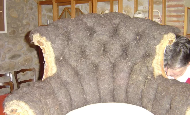 Atelier de restauration de fauteuils anciens de manière traditionnelle, Corte, Les petits fauteuils