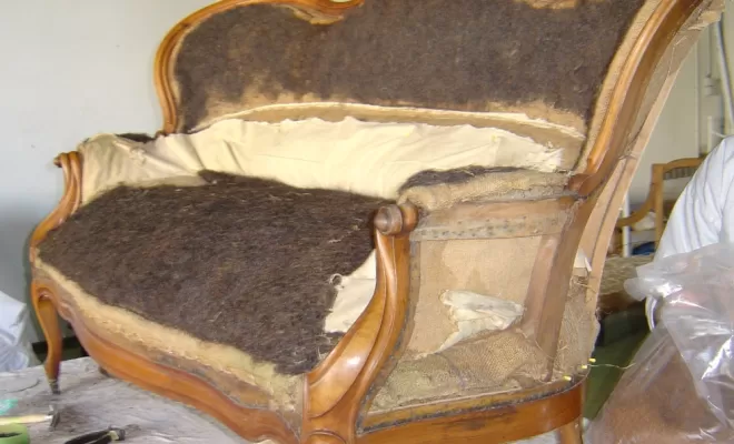 Rénover une banquette de façon traditionnelle, Corte, Les petits fauteuils