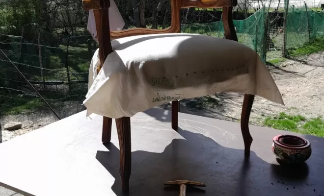 Vente de 2 fauteuils style Louis XV refaits entièrement à neuf, pièces uniques sur Corte, Corte, Les petits fauteuils