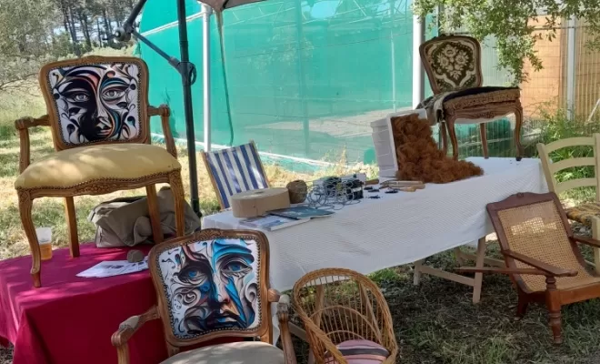 Marché local avec L'ama Salvatica - Conservatoire des amoureux des plantes du maquis à Porto Vecchio, Corte, Les petits fauteuils