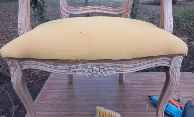 Vente de 2 fauteuils style Louis XV refaits entièrement à neuf, pièces uniques sur Corte, Corte, Les petits fauteuils