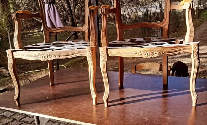 Vente de 2 fauteuils style Louis XV refaits entièrement à neuf, pièces uniques sur Corte, Corte, Les petits fauteuils
