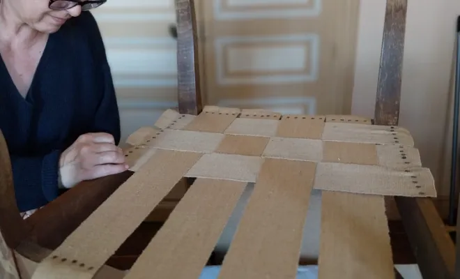 Cours de tapisserie d'ameublement traditionnel avec semences et crin, Prunelli-di-Fiumorbo, Les petits fauteuils