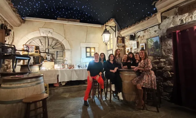 LES APERO'ART à Ajaccio, Corte, Les petits fauteuils