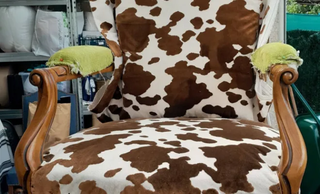 Cours de tapisserie à Prunelli-Di-Fiumorbo, Prunelli-di-Fiumorbo, Les petits fauteuils