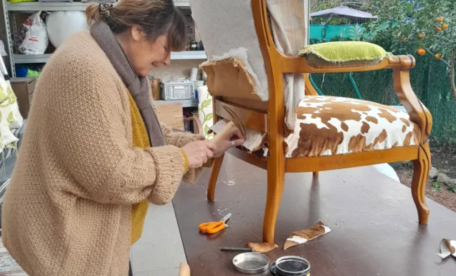 Cours de tapisserie à Prunelli-Di-Fiumorbo, Prunelli-di-Fiumorbo, Les petits fauteuils